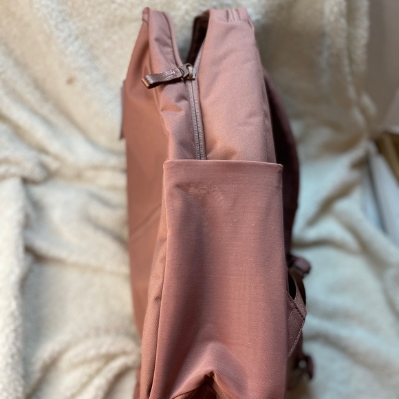 Sold Lululemon Double Zip Backpack 22L Color Spiced Chai NWT - Picture 5 of 13